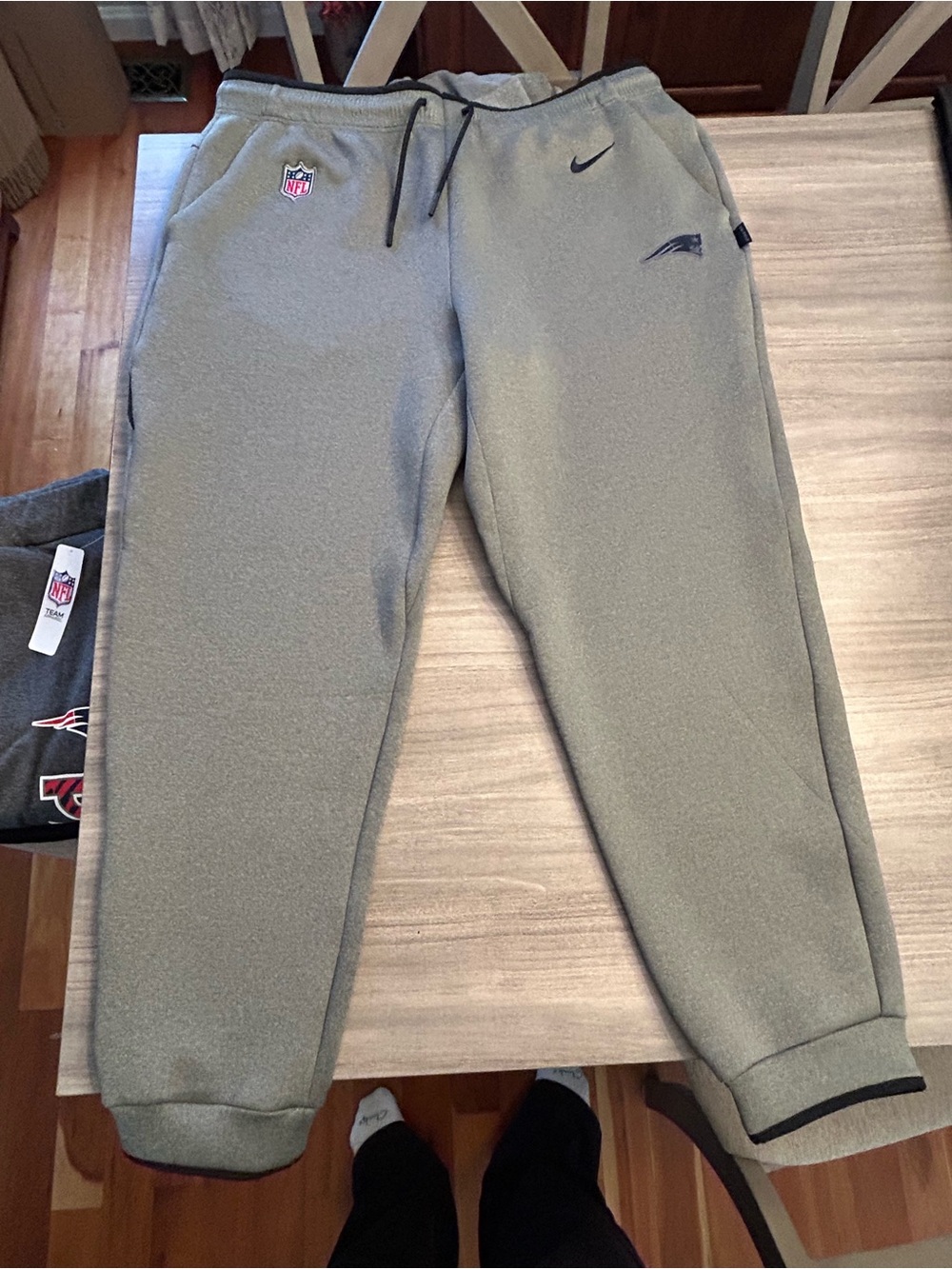 Nike Kids Gray Patriots Fleece Joggers with Logos